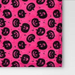 Pumpkin Printed Plush Halloween Throw Blanket Pink - Hyde & EEK! Boutique